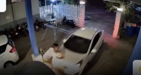 Video: Người đàn ông bất ngờ bị đâm trúng khi đang hướng dẫn đỗ xe